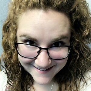 Meet your Posher, Genevieve